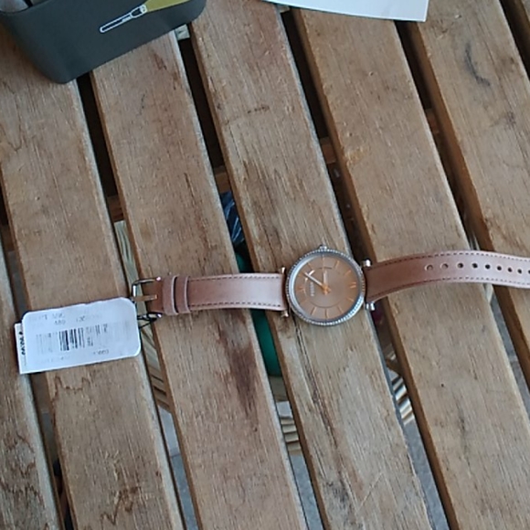 Fossil leather watch silver with stones  NWT - Picture 8 of 8